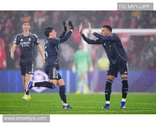 国王杯惊现冷门曼城绝杀本菲卡全场沸腾瞬间回顾